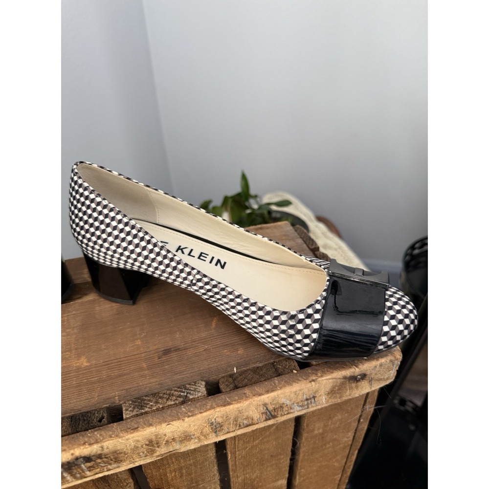Anne Klein Houndstooth Kitten Heel Patent Leather Pump Size 7.5 Black & White - Picture 5 of 10